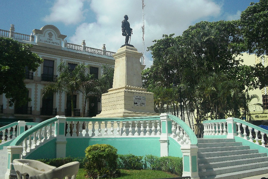 El monumento de Manuel Cepeda Peraza en el Parque Hidalgo