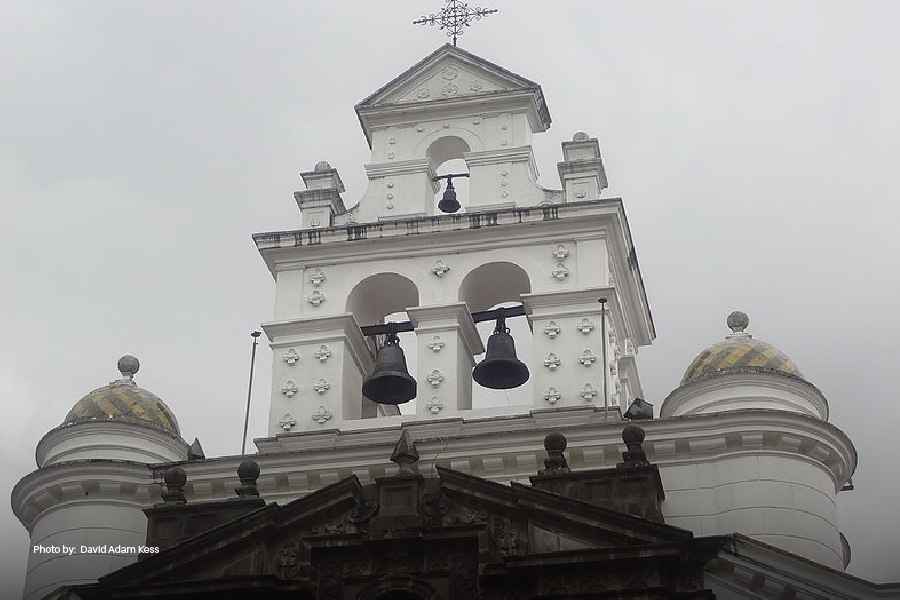 Vista Iglesia de Guápulo en Quito