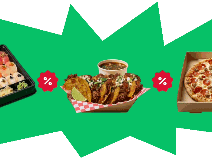 Eine Sushi-Schale, Birria-Tacos mit Limette und Brühe und eine Salami-Pizza vor einem grünen Hintergrund mit Symbolen, die für einen prozentualen Rabatt stehen.