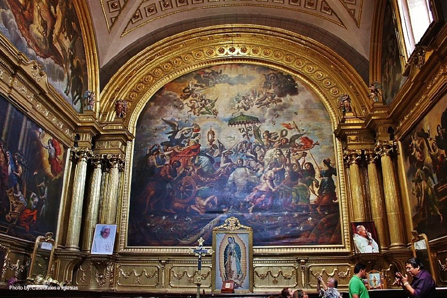 Imágen del interior de la Catedral de Puebla