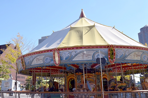Carousel_600x400