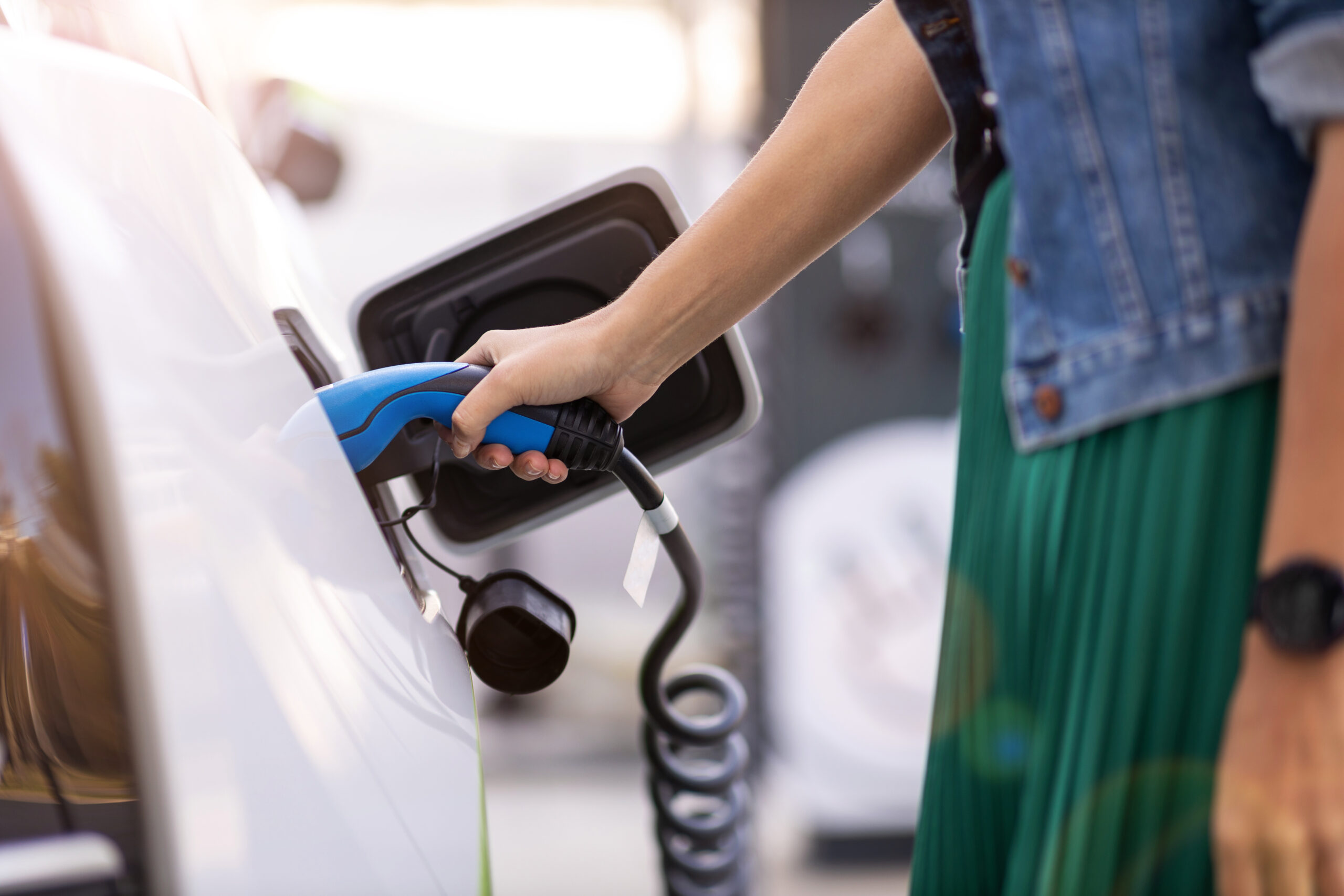 uber-strikes-new-deals-to-boost-ev-charging-access-for-drivers-and