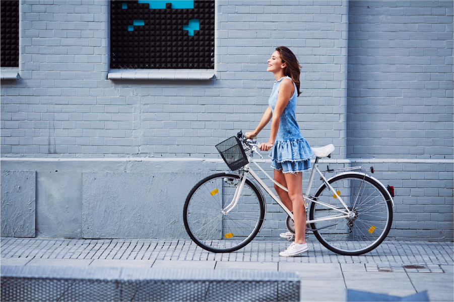 Mujer en bicicleta