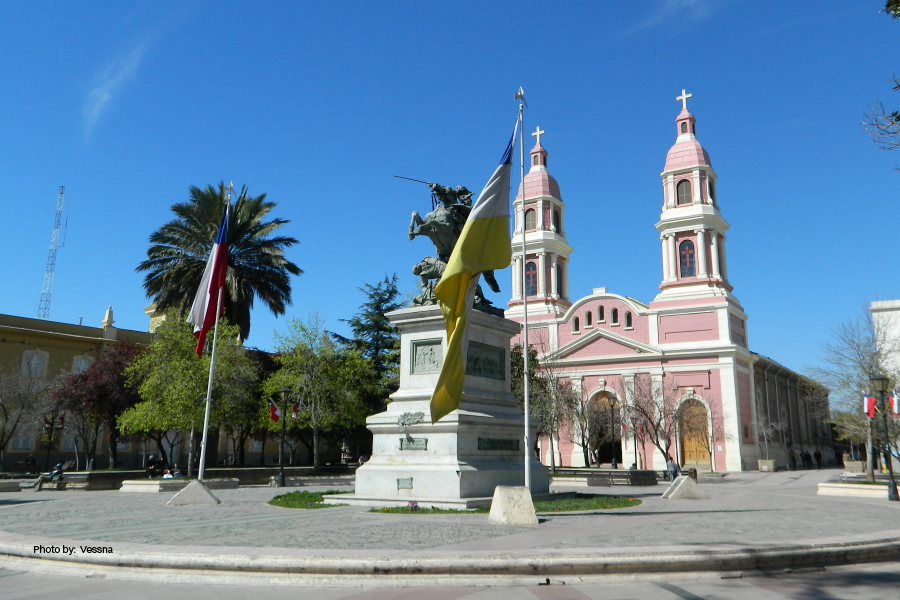 Fachada en el Plaza de los Héroes