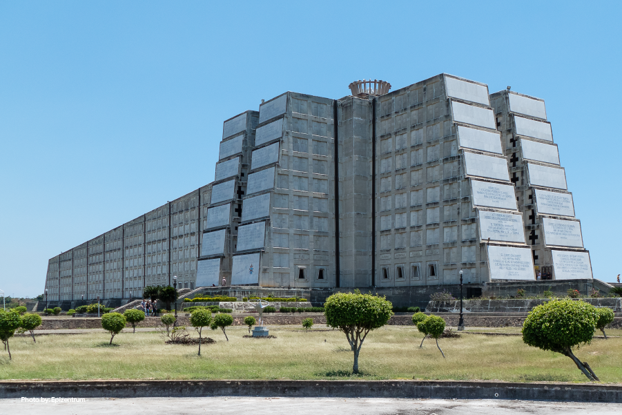 Faro a Colón en Santo Domingo