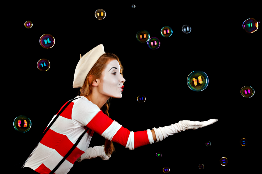 Mimo soplando burbujas